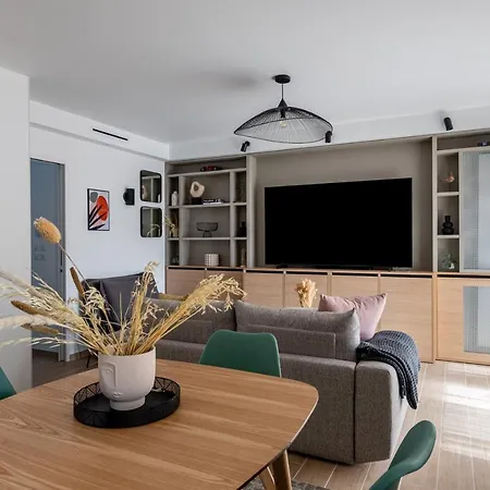 Apartment Cours Morny *
